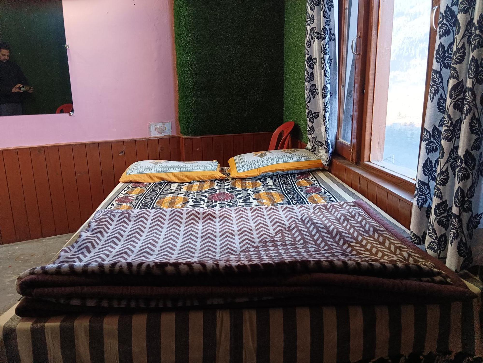 Roop Mountain Homestay Manāli Εξωτερικό φωτογραφία